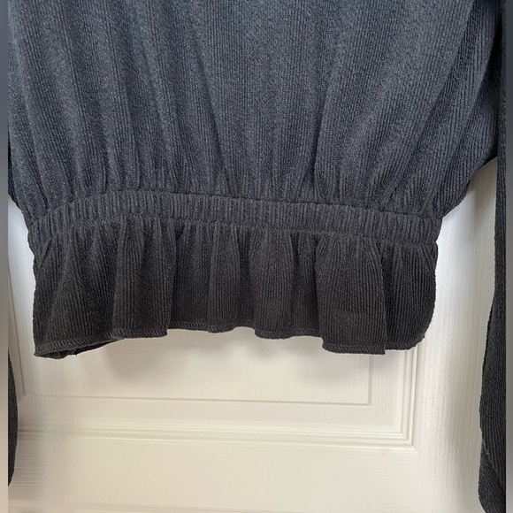 Zara textured lightweight knit/top-cinched elastic waist and cuffs, size M US. - Picture 7 of 10